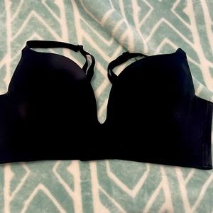 Maiden Form Black Bra. Size 40C